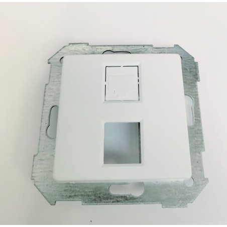 ADAPTADOR RJ-45 CAT-5 DE AMP SIMON 82585-30 BLANCO